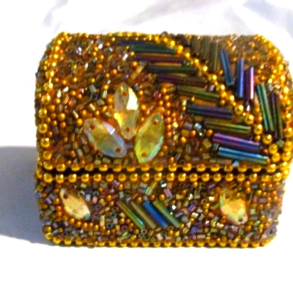 Handmade Abstract Multi Color Gold Jeweled Beaded Trinket Box 2"x1.5"x1.5" - Picture 6 of 6